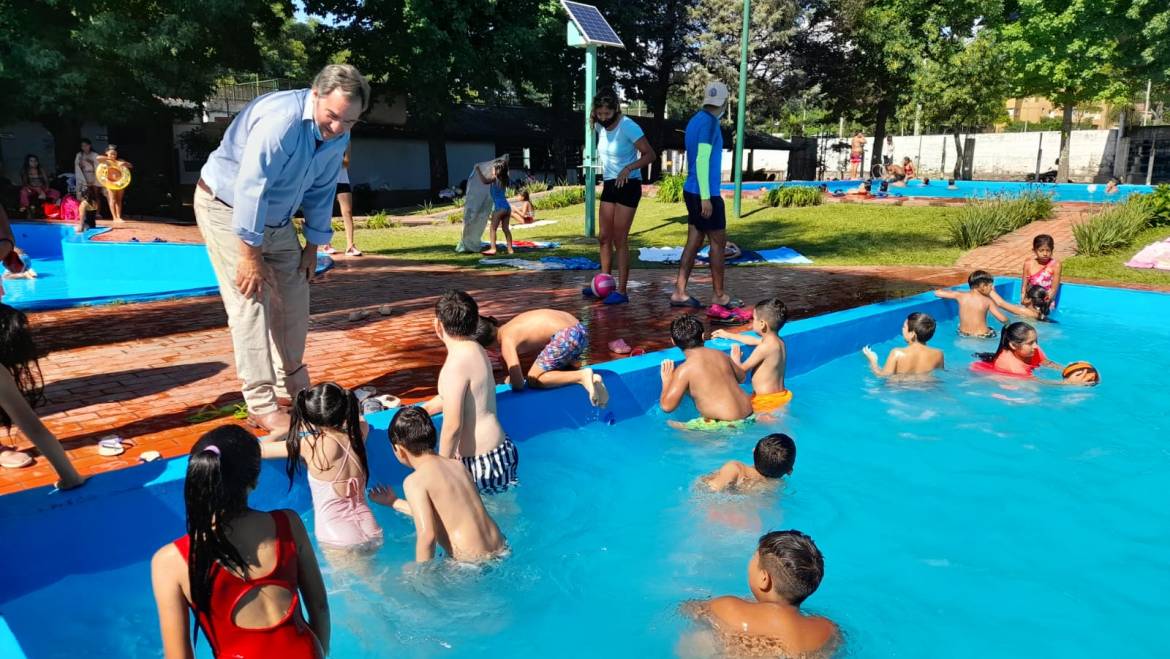 Más de 400 niños y jóvenes participan de las actividades de verano