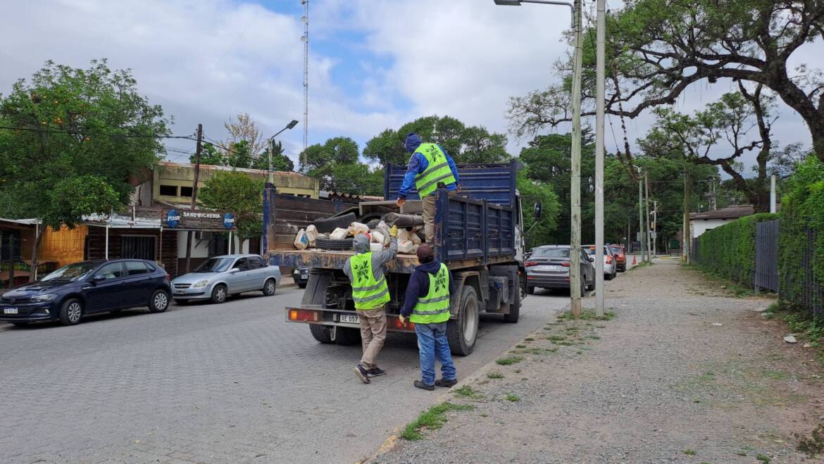 FINALIZARON LAS JORNADAS DE DESCACHARRADO EN SAN LORENZO: MÁS DE 50 T0NELADAS DE CHATARRA Y 3 TONELADAS DE CUBIERTAS RECOLECTADAS