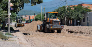 Iniciaron los trabajos de pavimentación de la última etapa de la avenida Ara San Juan