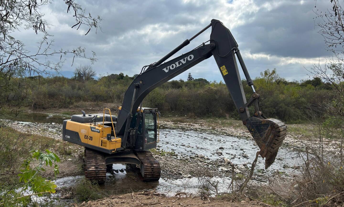 Comenzaron las obras de encauzamiento en el río Arias y Arenales