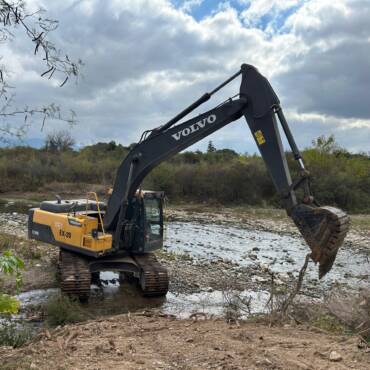 Comenzaron las obras de encauzamiento en el río Arias y Arenales