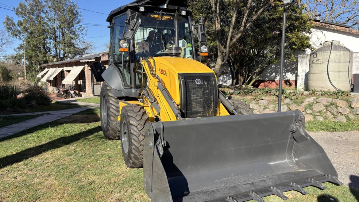 La Municipalidad de San Lorenzo incorporó una nueva retroexcavadora con recursos propios